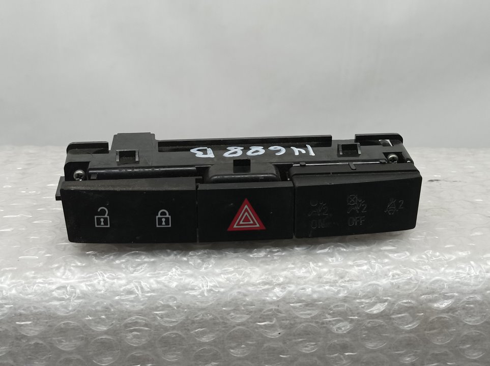 OPEL Astra J (2009-2020) кнопка опасности 13285122 21941525