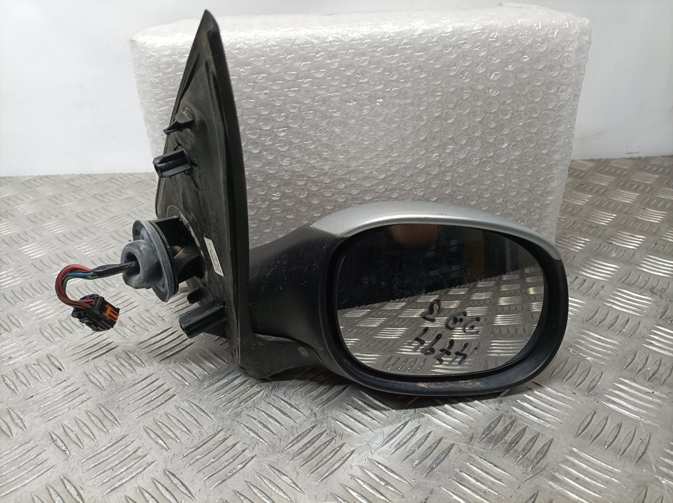 PEUGEOT 206 2 generation (2009-2013) Right Side Wing Mirror 96725799XT 21635132