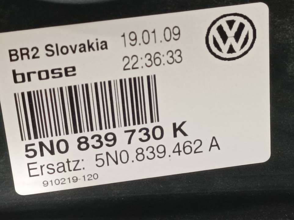 VOLKSWAGEN Tiguan 1 generation (2007-2017) Galinių dešinių durų stiklo pakelėjas 5N0839730K,910219120 23241384