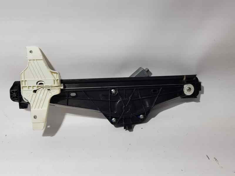 Alzacristalli posteriore sinistro YH01 9830389080 de Peugeot 3008 suv (mc_, mr_, mj_, m4_) 2016-0 131 CV con 4274 km - pieza usada