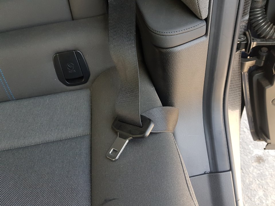 BMW i3 I01 (2013-2024) Rear Left Seatbelt 24079971