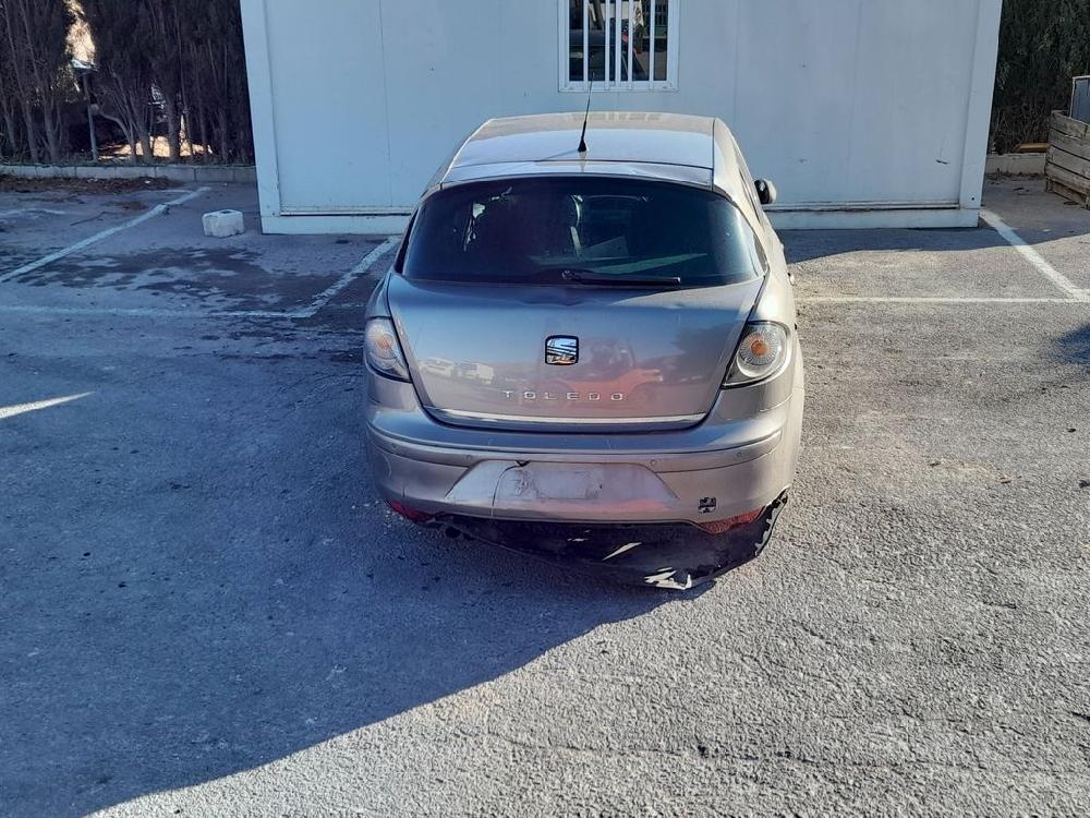 SEAT Toledo 3 generation (2004-2010) Jobb hátsó ajtó ablakemelője 5P0839461A 18706812