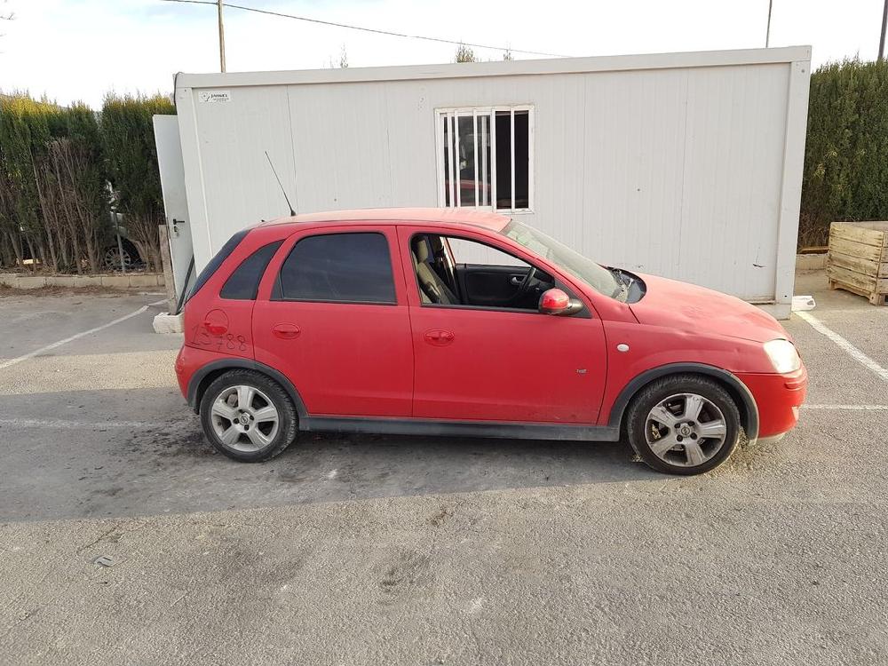 RENAULT Corsa C (2000-2006) Oikea takavalo ROZADO 18714810