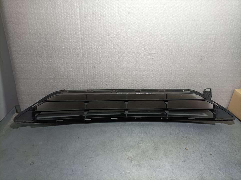 NISSAN X-Trail T32 (2013-2022) Radiator Grille 622546FR0 22667015