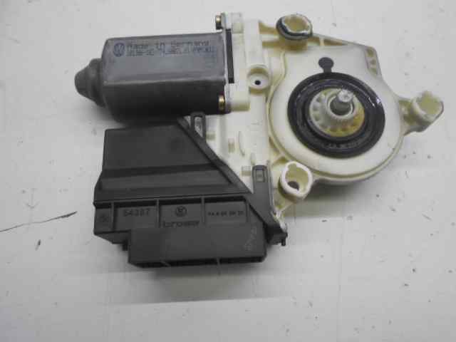 SEAT Cordoba 2 generation (1999-2009) Moteur de commande de vitre de porte avant droite 6Q2959801A 18492628