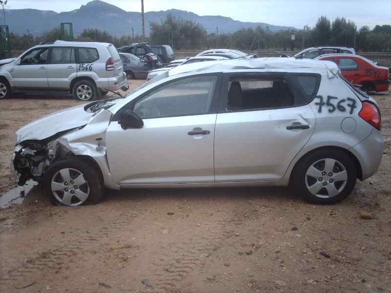 KIA Cee'd 1 generation (2007-2012) Debitmetru de aer 281642A401 18452678