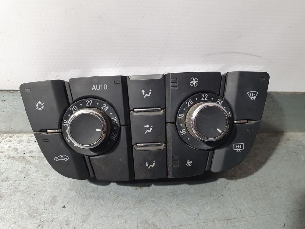 OPEL Astra J (2009-2020) Klímaszabályozó egység 13435148, 28395672 18713642