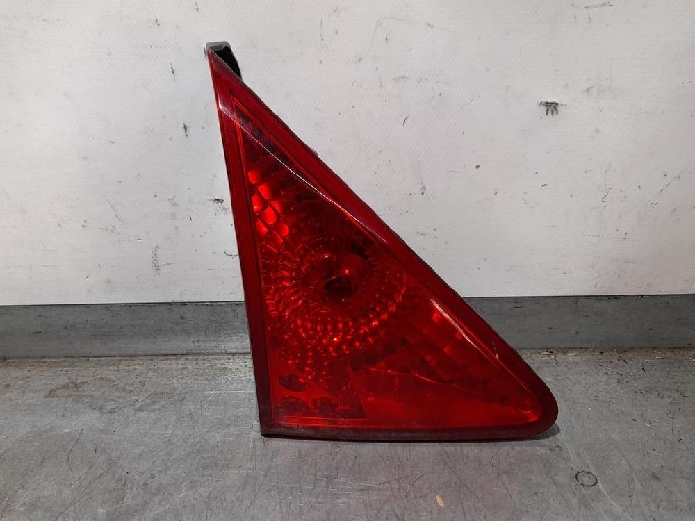 Feu arrière gauche 9H05 9683461080 de Peugeot 3008 monospace (0u_) 2009-2016 112 CV