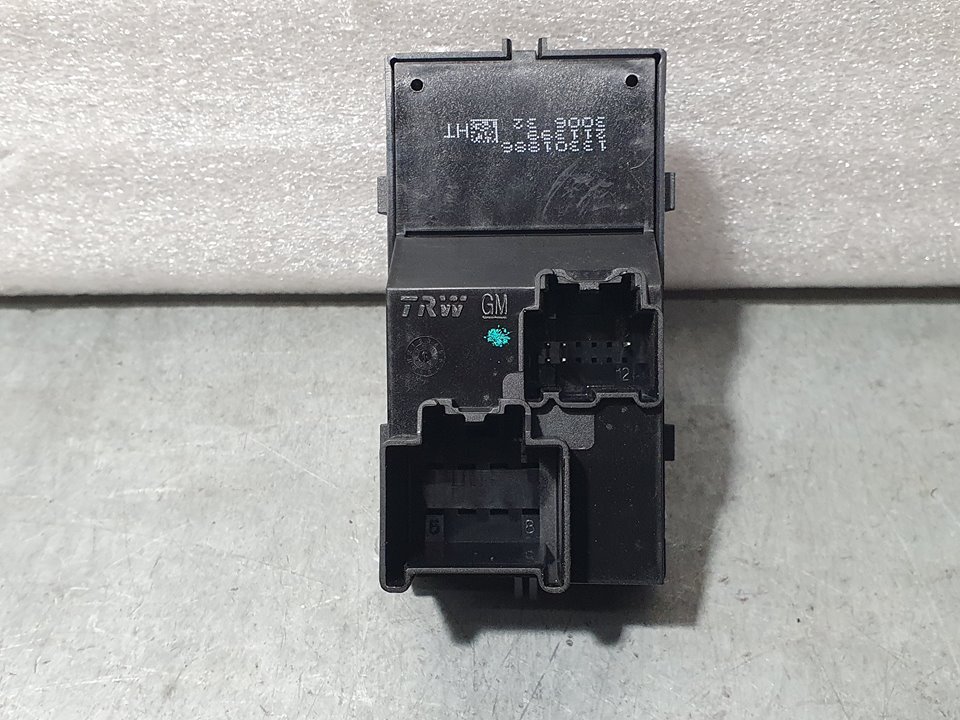 OPEL Astra J (2009-2020) Front Right Door Window Switch 13301886,211399 18724303