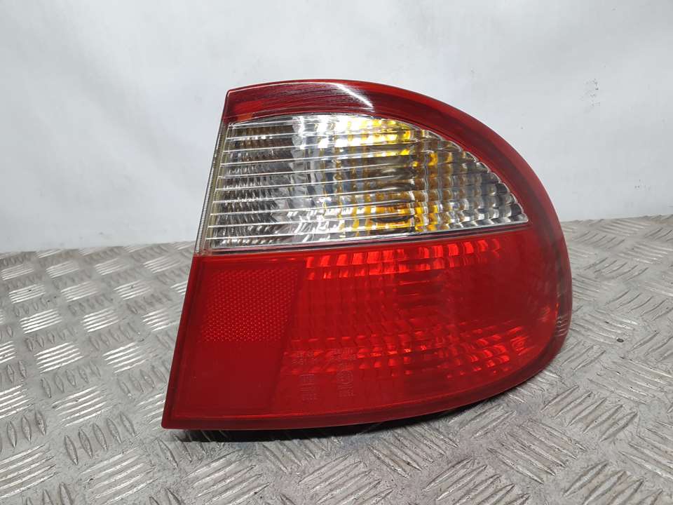 VAUXHALL Lanos T100 (1997-2008) Rear Right Taillight Lamp SINREF 22916275