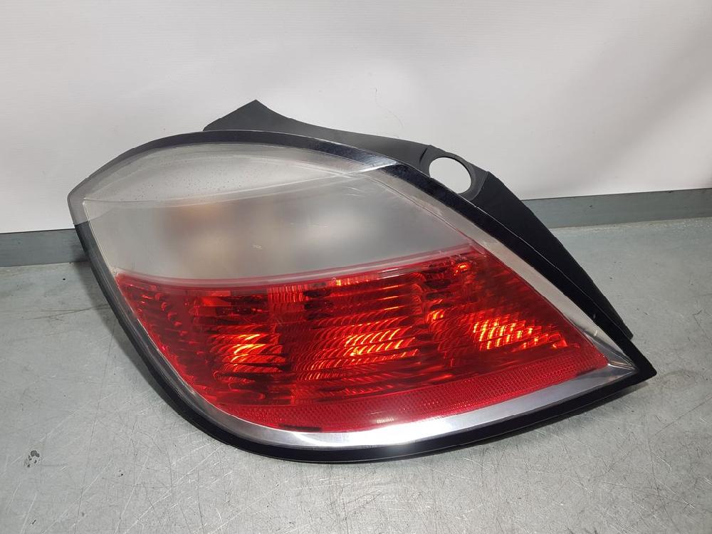 VAUXHALL Astra J (2009-2020) Baklykt venstre bak ROZADO 20412459