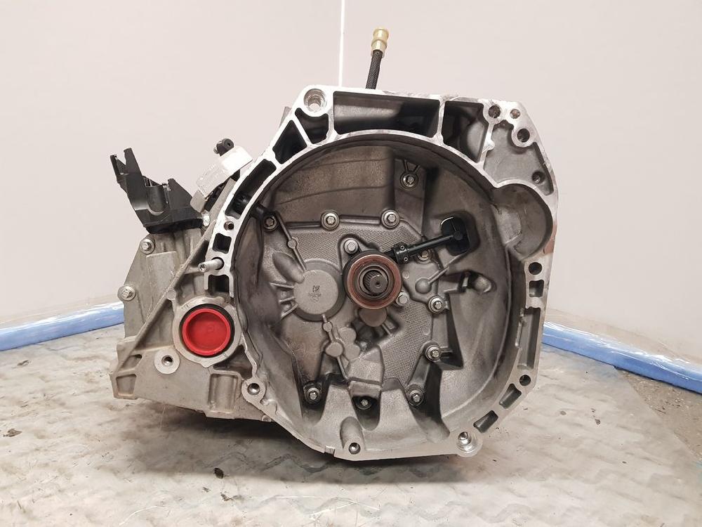 DACIA Sandero 2 generation (2013-2020) Gearbox JH3399,246353 22610945