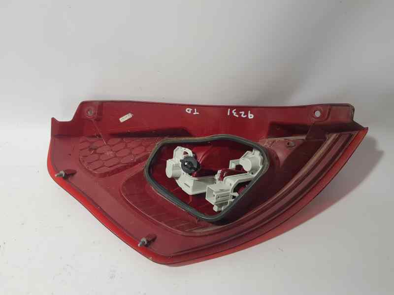 HYUNDAI Fiesta 5 generation (2001-2010) Feu arrière droit 8A6113404A 18503765