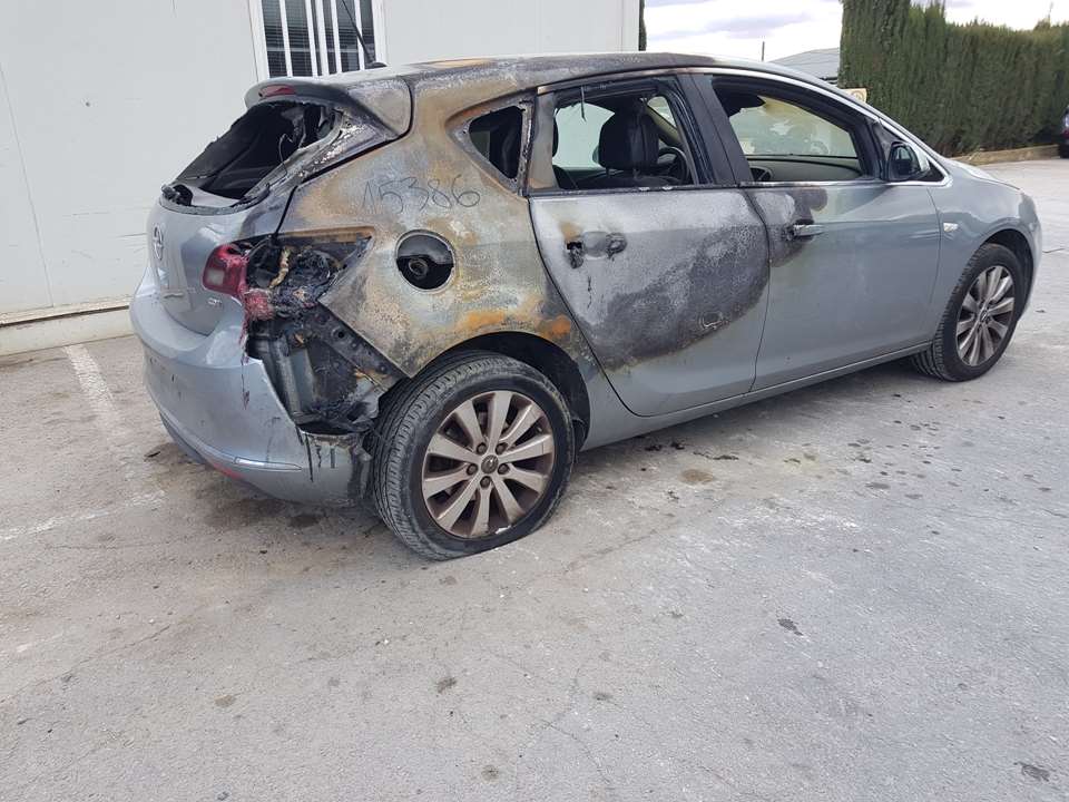 OPEL Astra J (2009-2020) Vasemman etuoven ikkunan kytkin 13305011 23467169