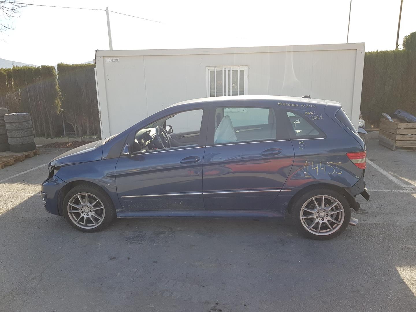 MERCEDES-BENZ B-Class W245 (2005-2011) Противотуманка бампера передняя правая A2518200856, 0305076002 23631999