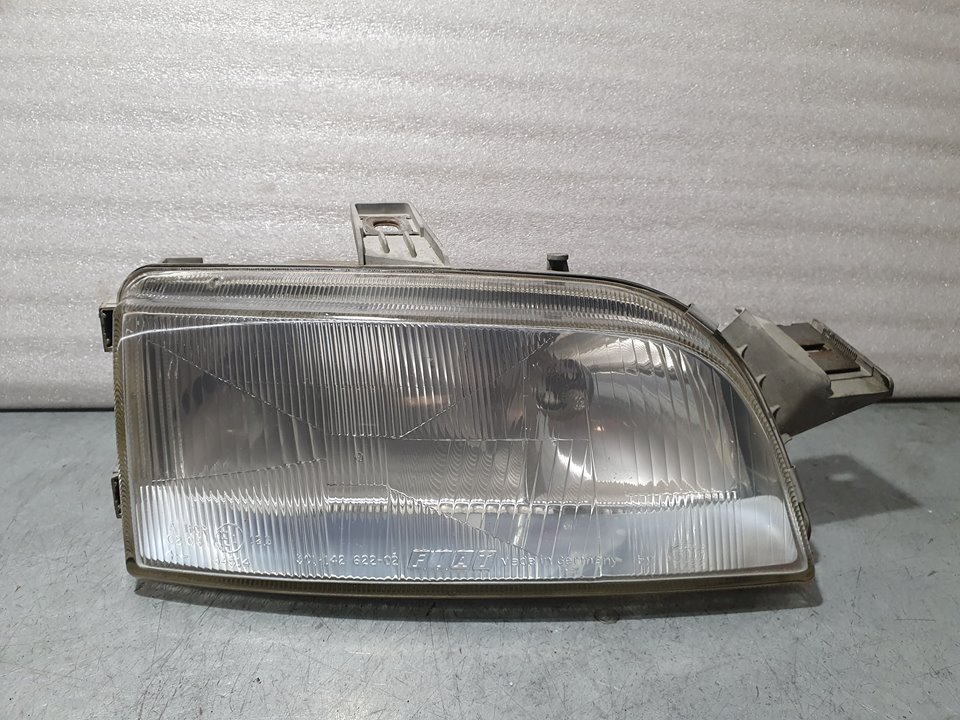 FIAT Punto 1 generation (1993-1999) Front Right Headlight SINREF 18498535