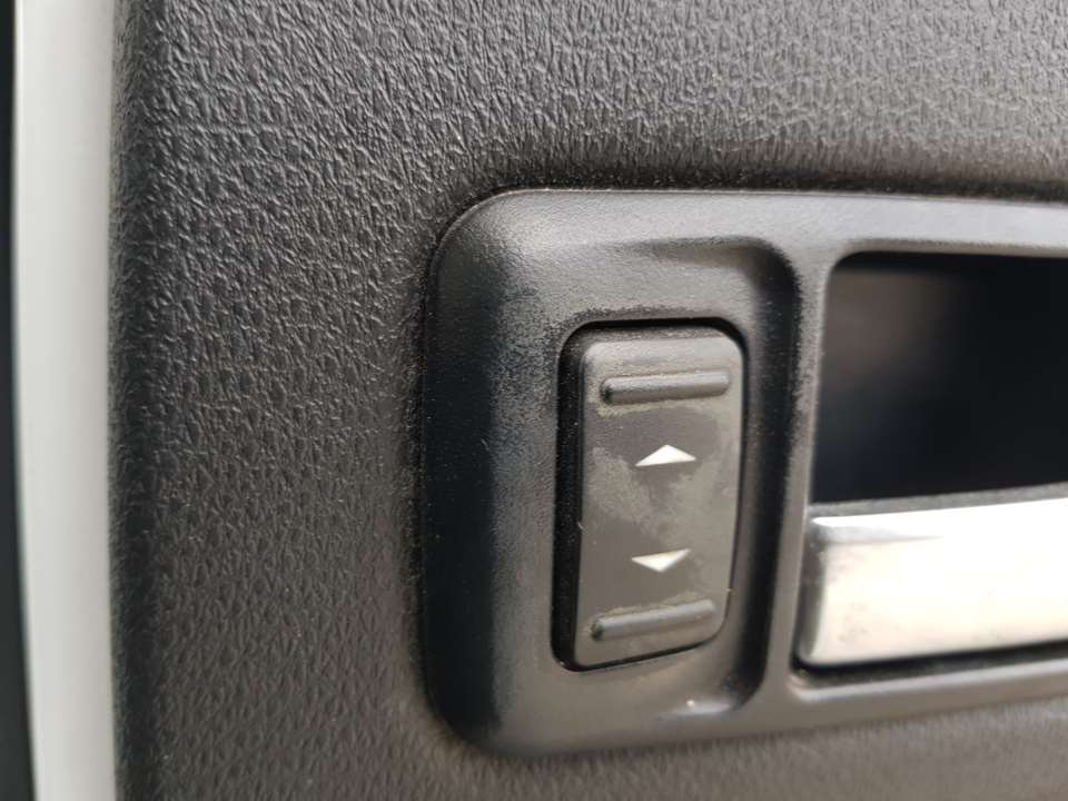 FORD Kuga 2 generation (2013-2020) Galinių dešinių durų langų pakėlimo mygtukas 23809546