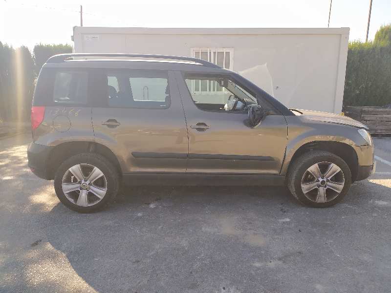 SKODA Yeti 1 generation (2009-2018) Priekšējo kreiso durvju logu pacēlāja motorīts 8K0959811,1101965578100 18710321