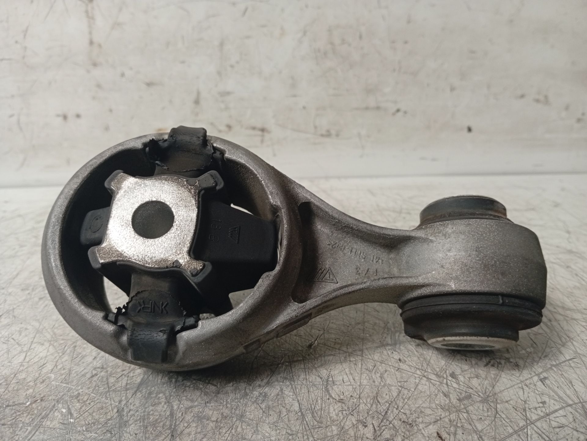 Support moteur 11350J0000 de Nissan Qashqai 2011-2014 - pieza usada