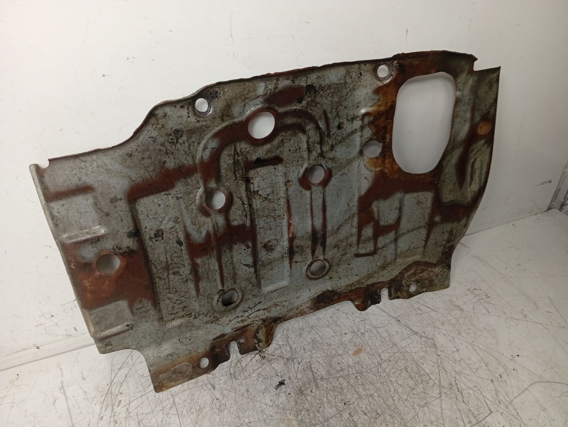 Cubrecarter 6M345C076BA de Ford Ranger (et) 2006-2012 - pieza usada