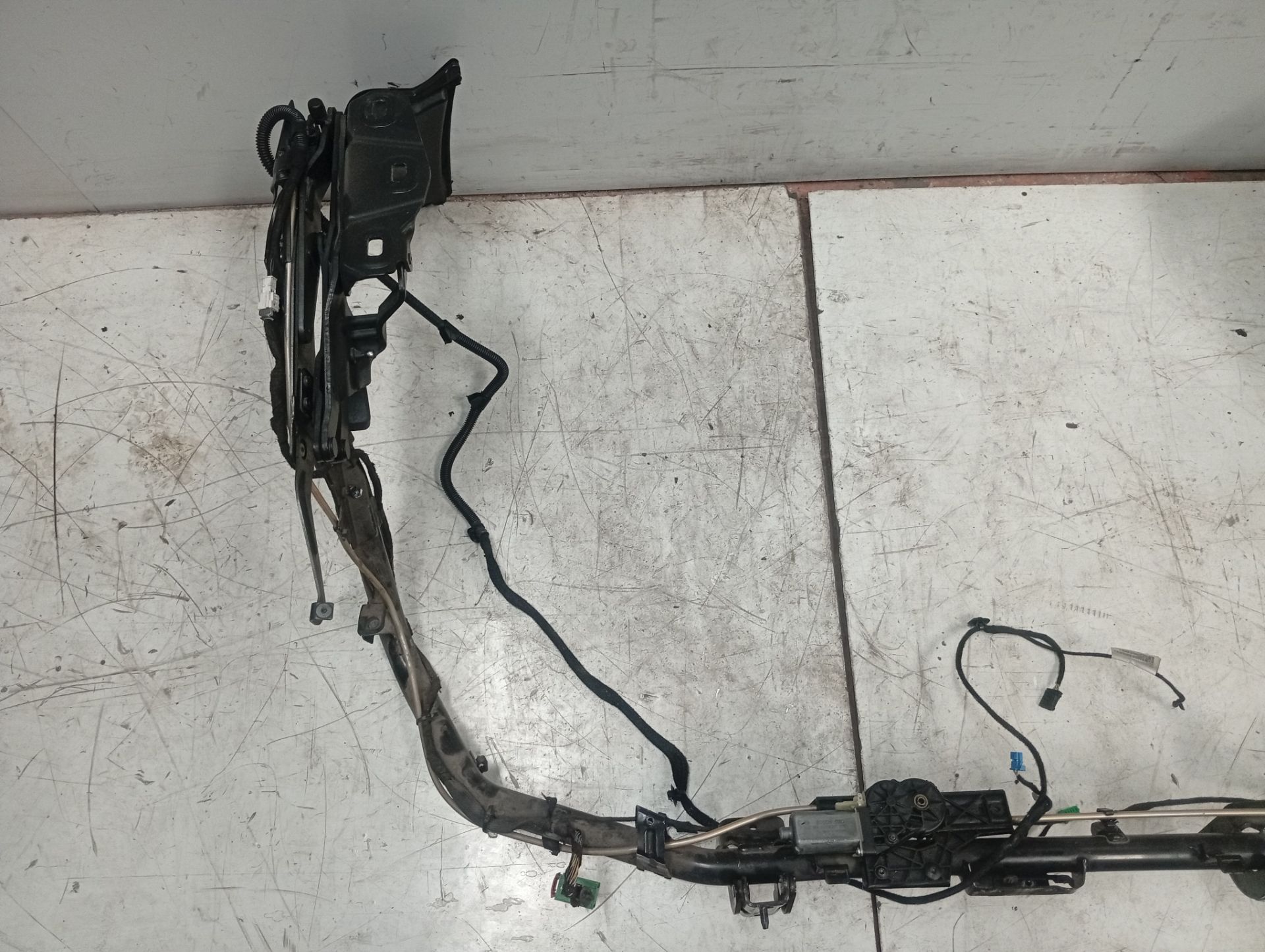 Sunroof electric motor 0390203228 de Peugeot 307 cc (3b) 2005-2009 - pieza usada