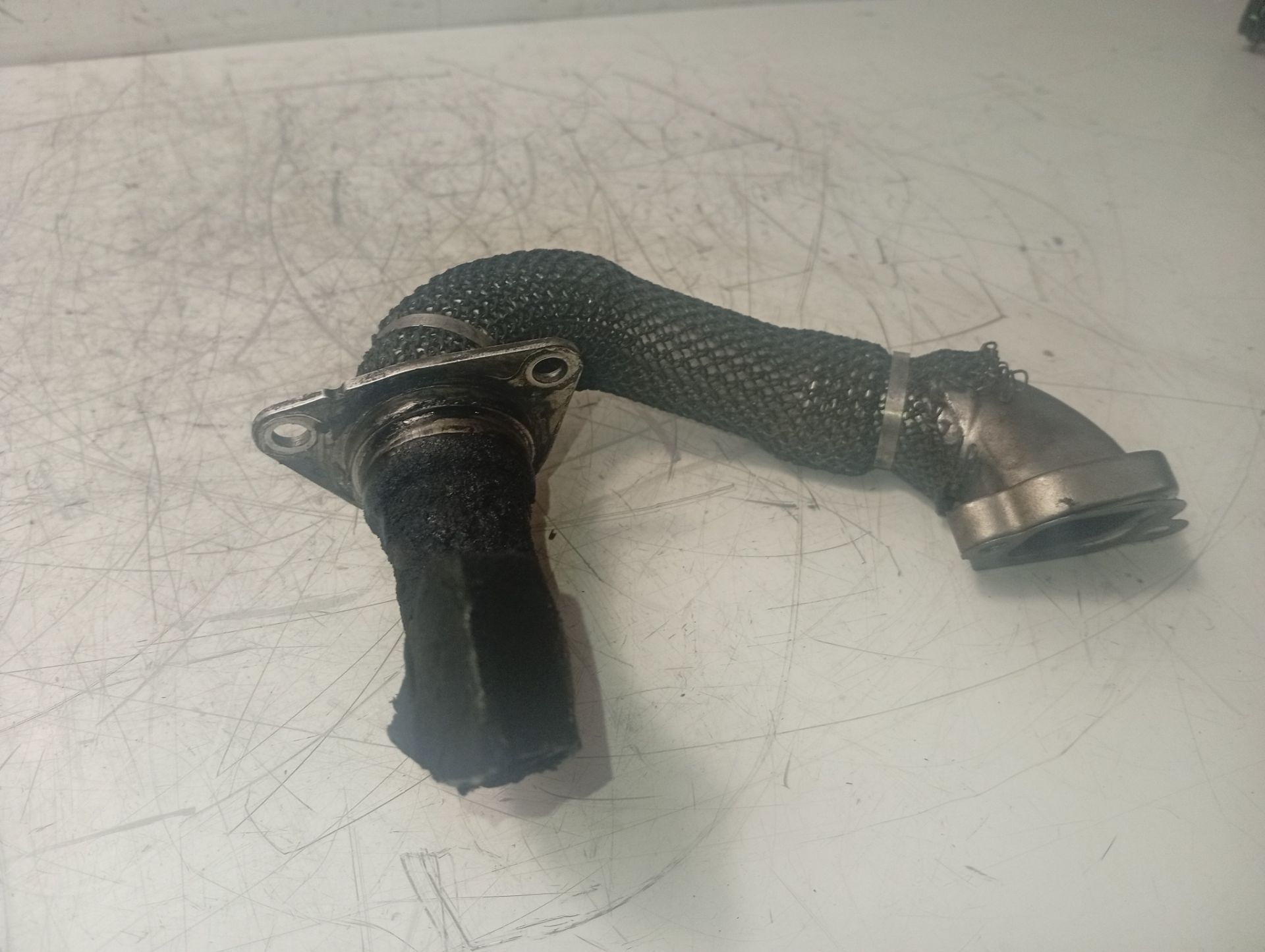 Tubo 55562835 de Opel Insignia 2008-2011 - pieza usada