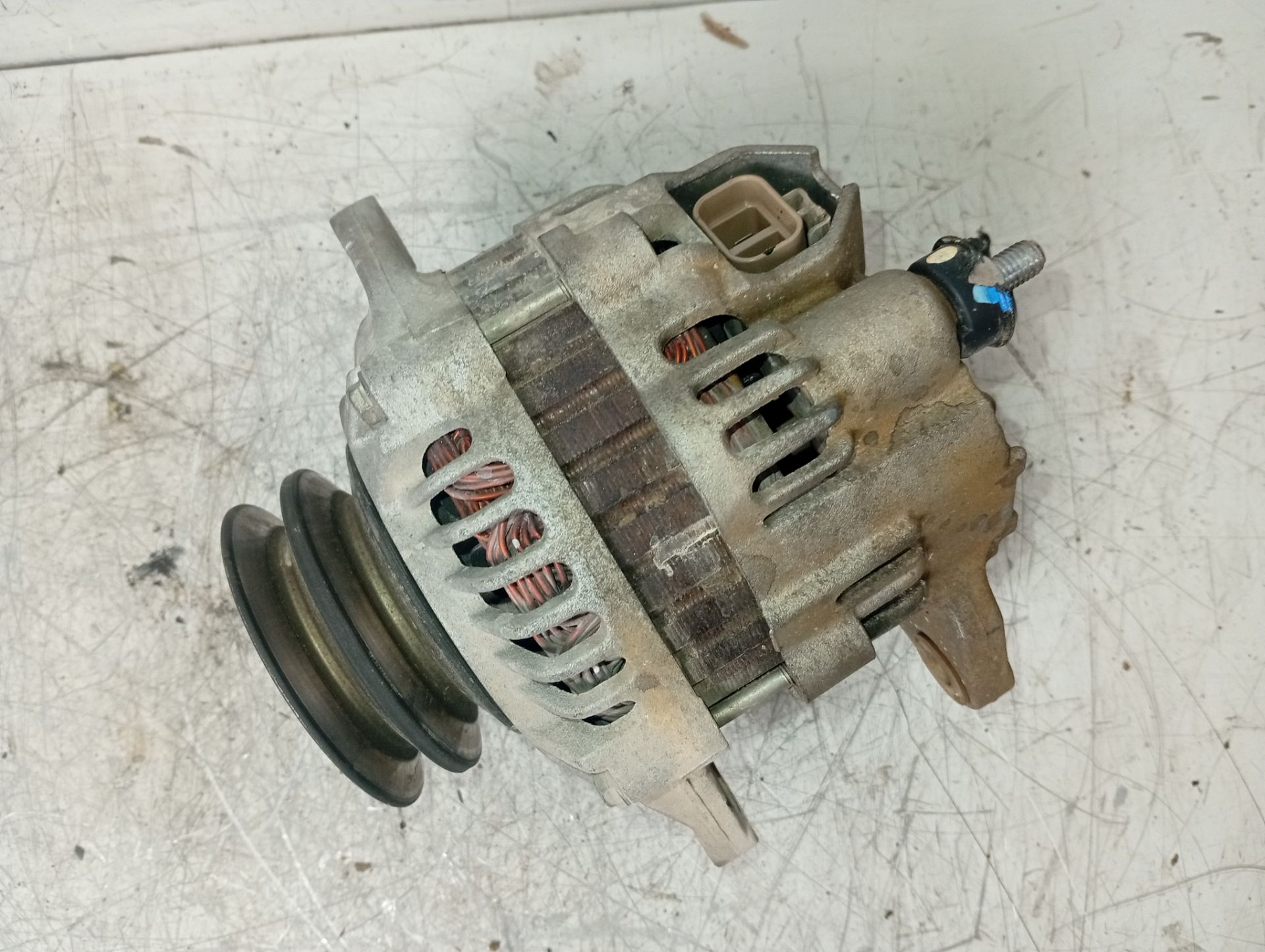 Alternador A2TC1479ZT de Ford Ranger (et) 2006-2012 - pieza usada
