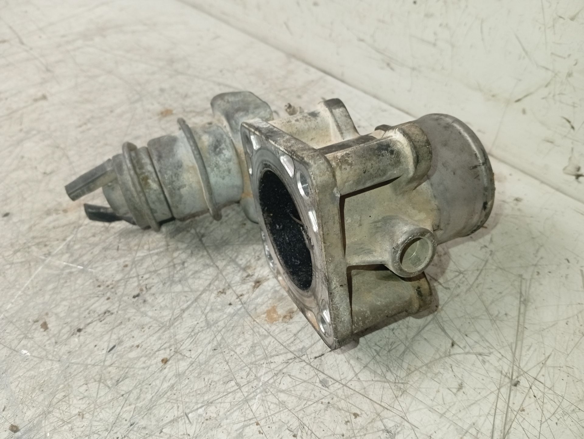 Corps de papillon RDB50403 de Ford Ranger (et) 2006-2012 - pieza usada