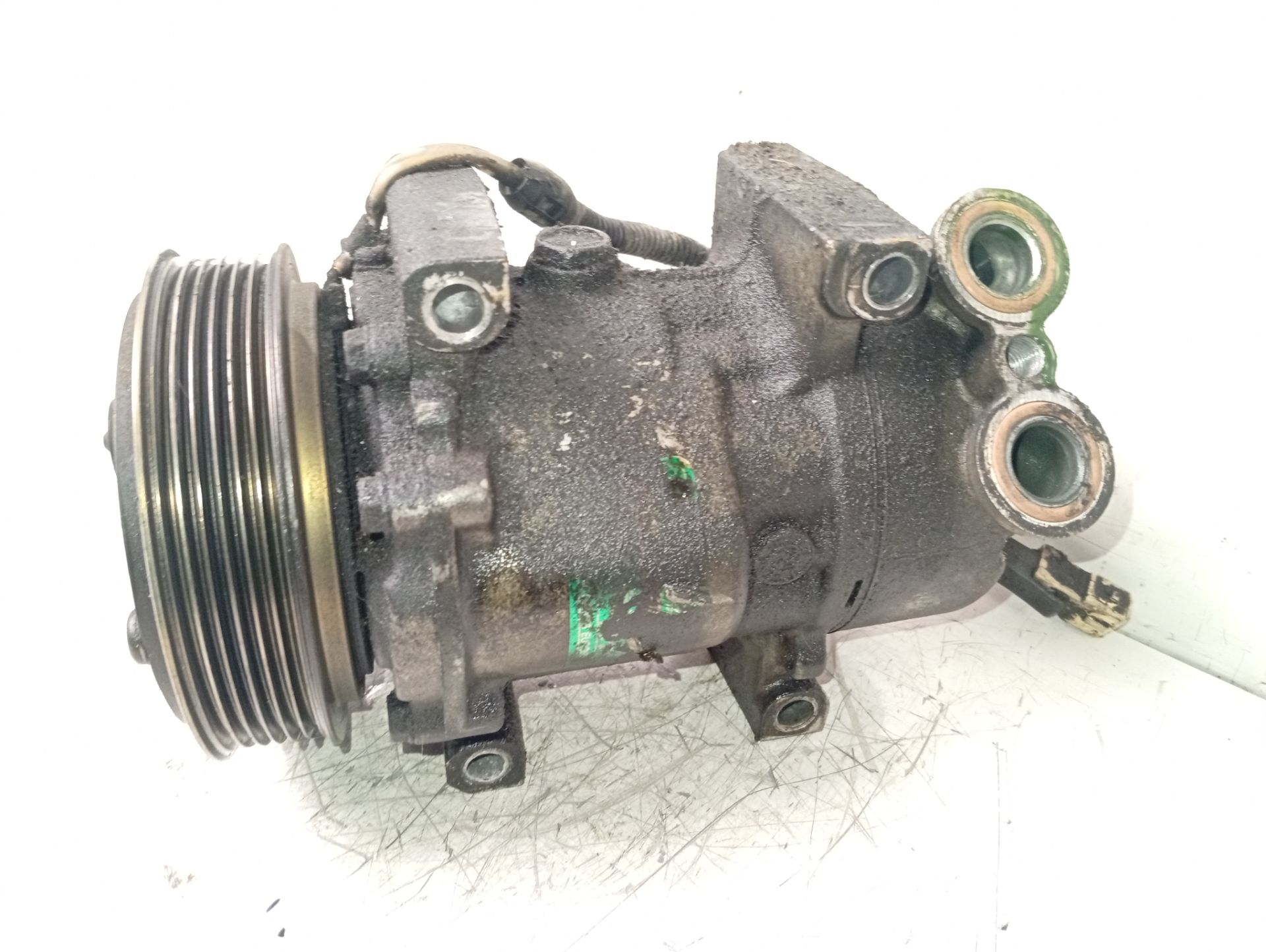 Compresor del aire acondicionado 1421F de Citroen Xsara 2000-2002 - pieza usada