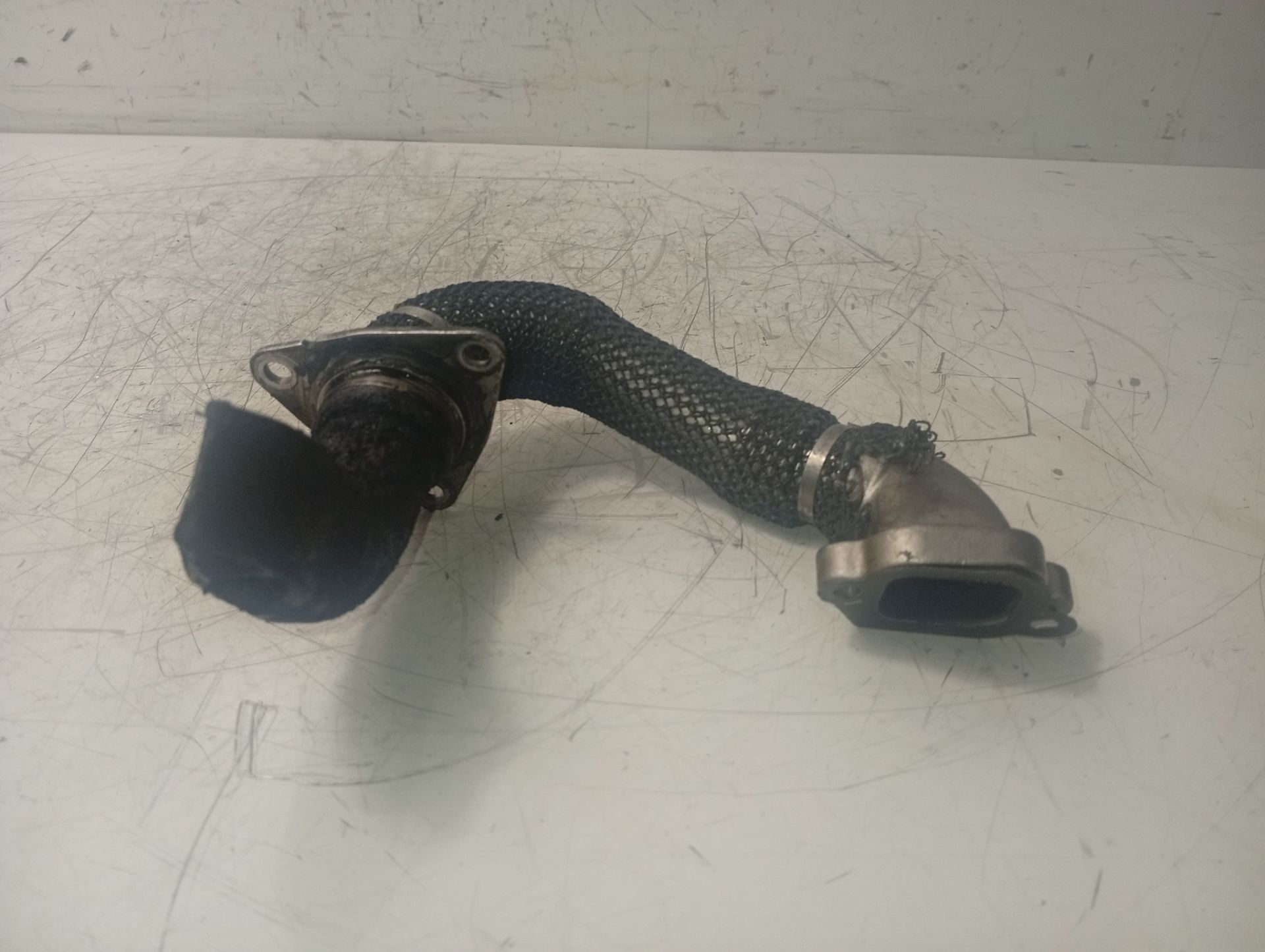 Tubo 55562835 de Opel Insignia 2008-2011 - pieza usada