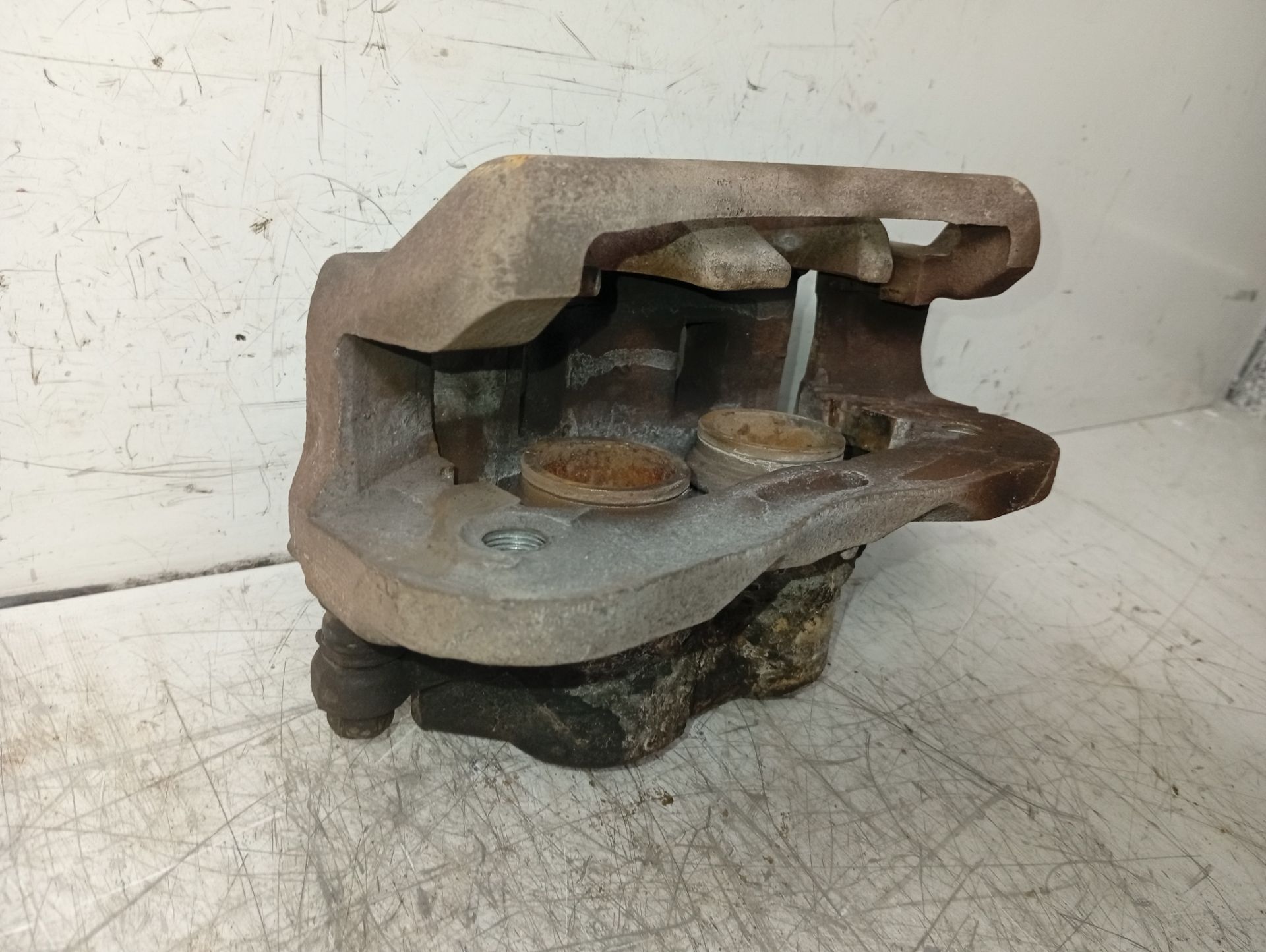Pinza de freno delantera derecha 1454526 de Ford Ranger (et) 2006-2012 - pieza usada