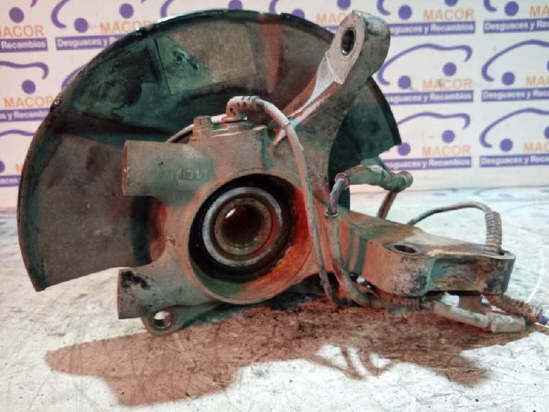 Mangueta delantera izquierda de Kia Sportage 2004-2006 - pieza usada