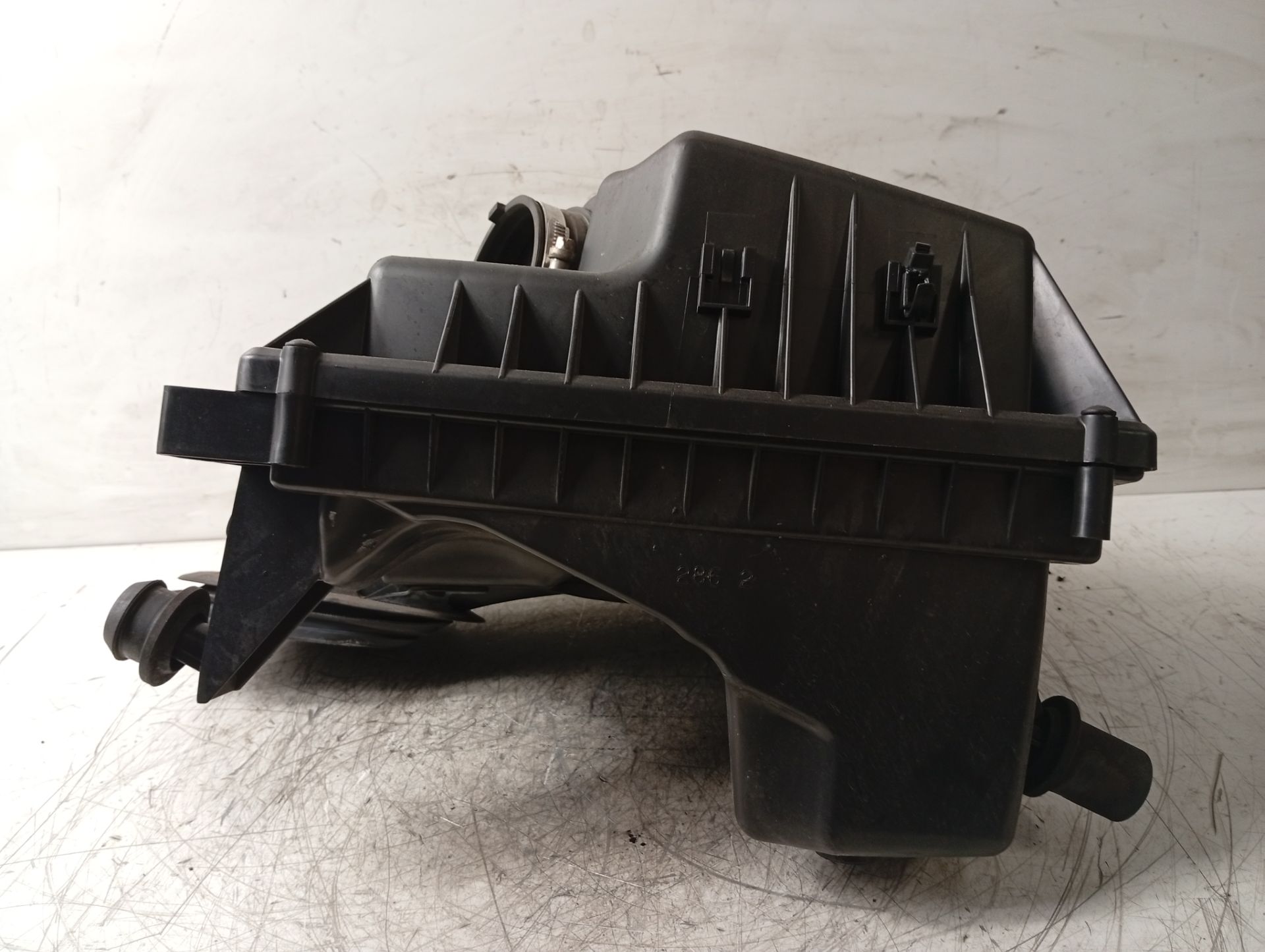 Filtro de aire A20DT 13311896 de Opel Zafira 2010-2013 con 129000 km - pieza usada