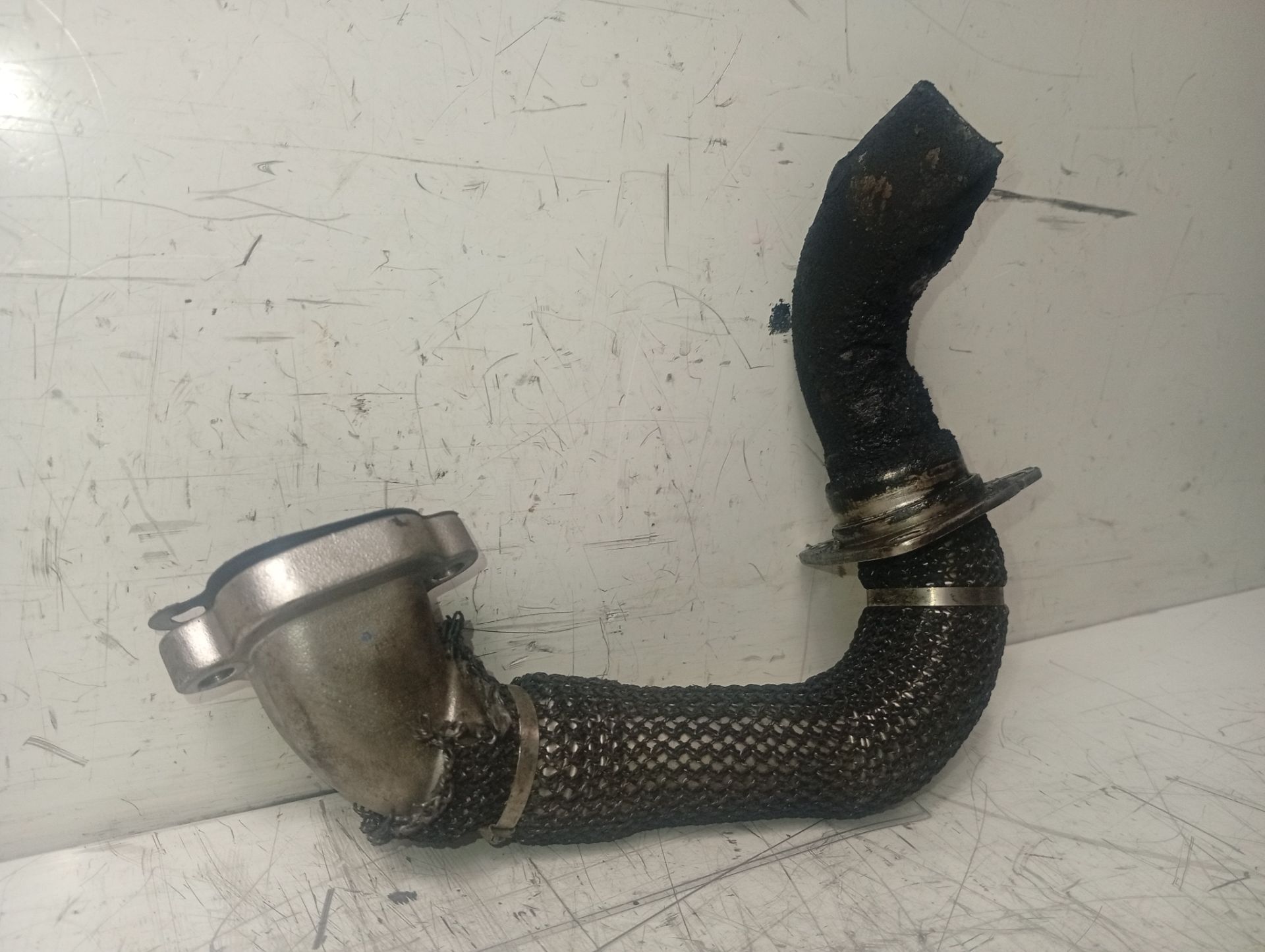 Tubo 55562835 de Opel Insignia 2008-2011 - pieza usada