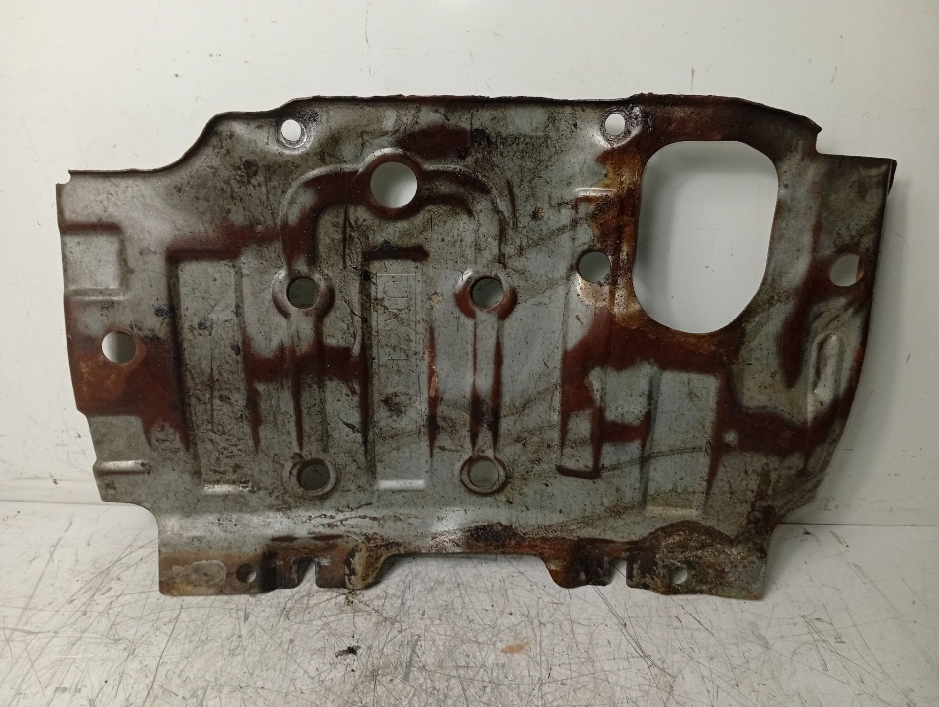 Cubrecarter 6M345C076BA de Ford Ranger (et) 2006-2012 - pieza usada