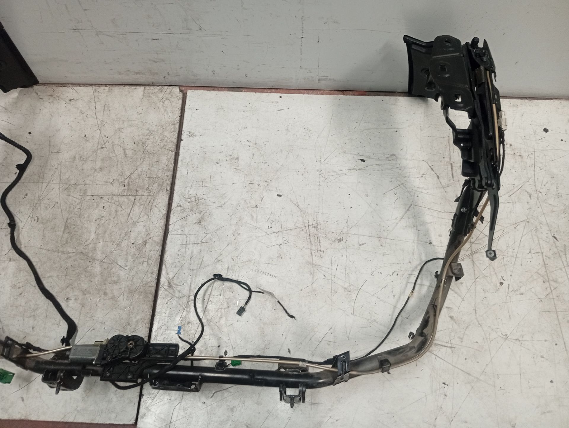 Sunroof electric motor 0390203228 de Peugeot 307 cc (3b) 2005-2009 - pieza usada