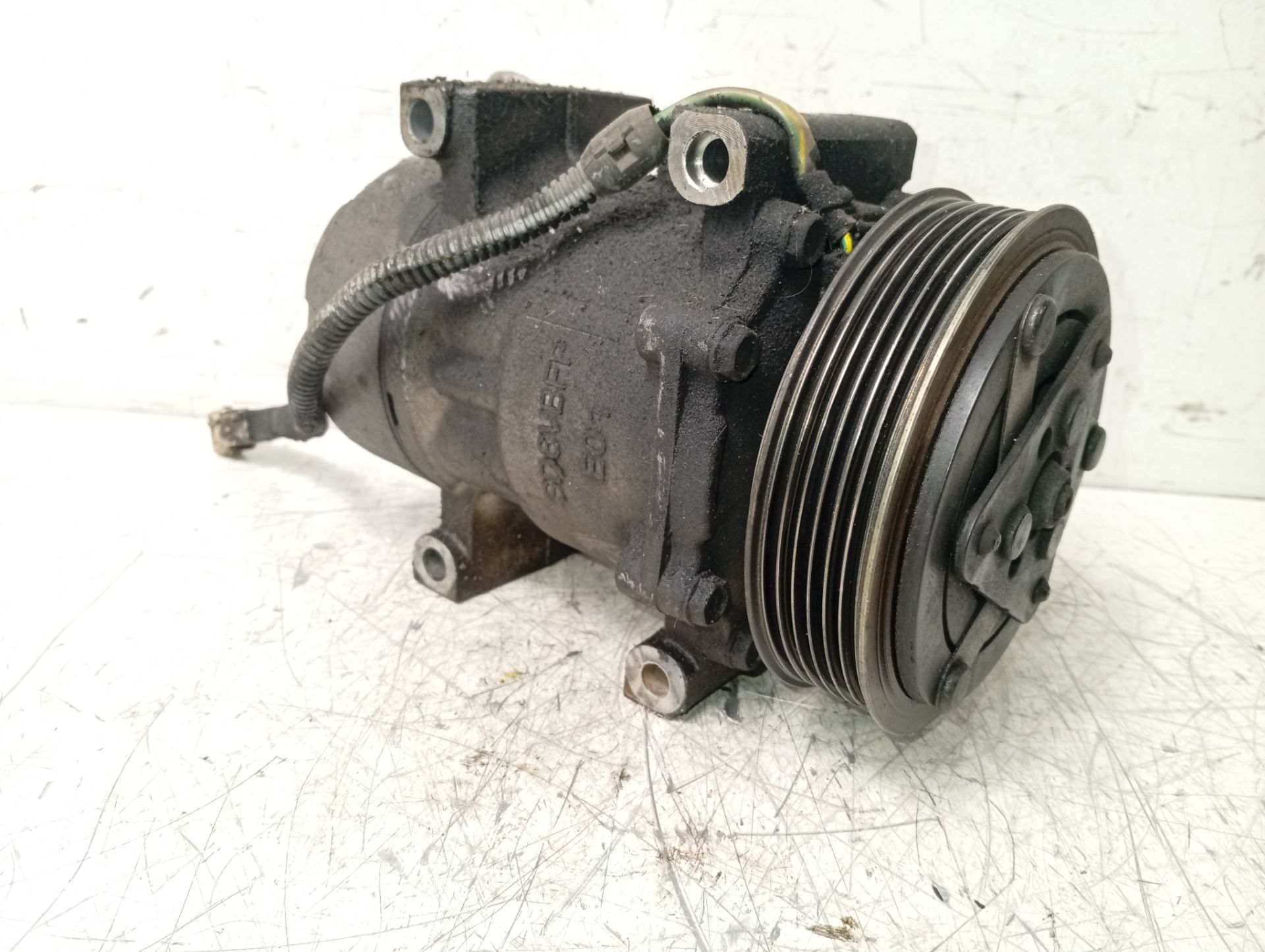 Compresor del aire acondicionado 1421F de Citroen Xsara 2000-2002 - pieza usada