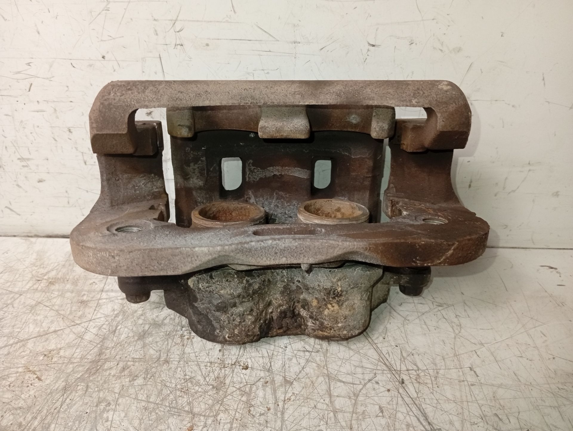 Pinza de freno delantera derecha 1454526 de Ford Ranger (et) 2006-2012 - pieza usada
