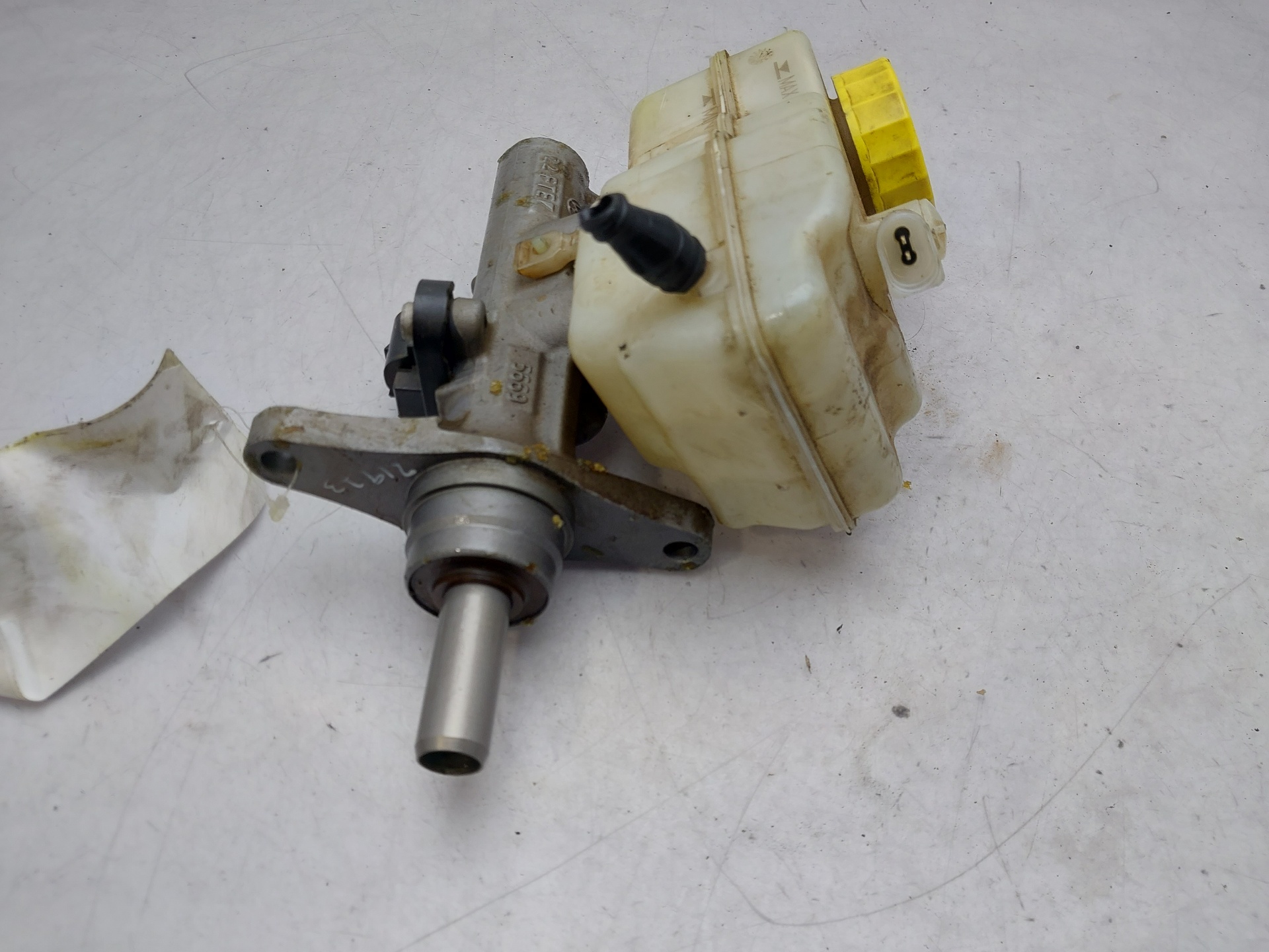 SEAT Ibiza 4 generation (2008-2017) Brake Cylinder 6R0611301A 18632408