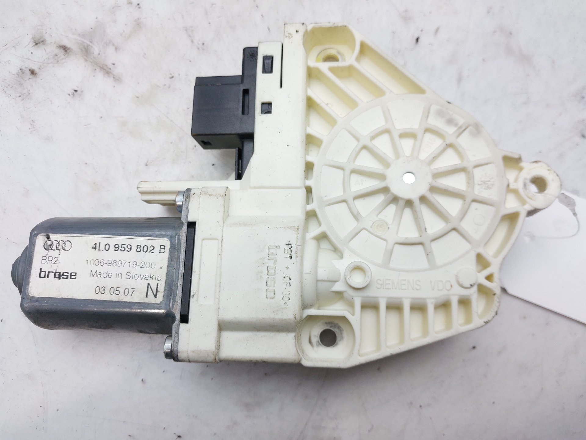 AUDI Q7 4L (2005-2015) Front Right Door Window Control Motor 4L0959802B 20789406