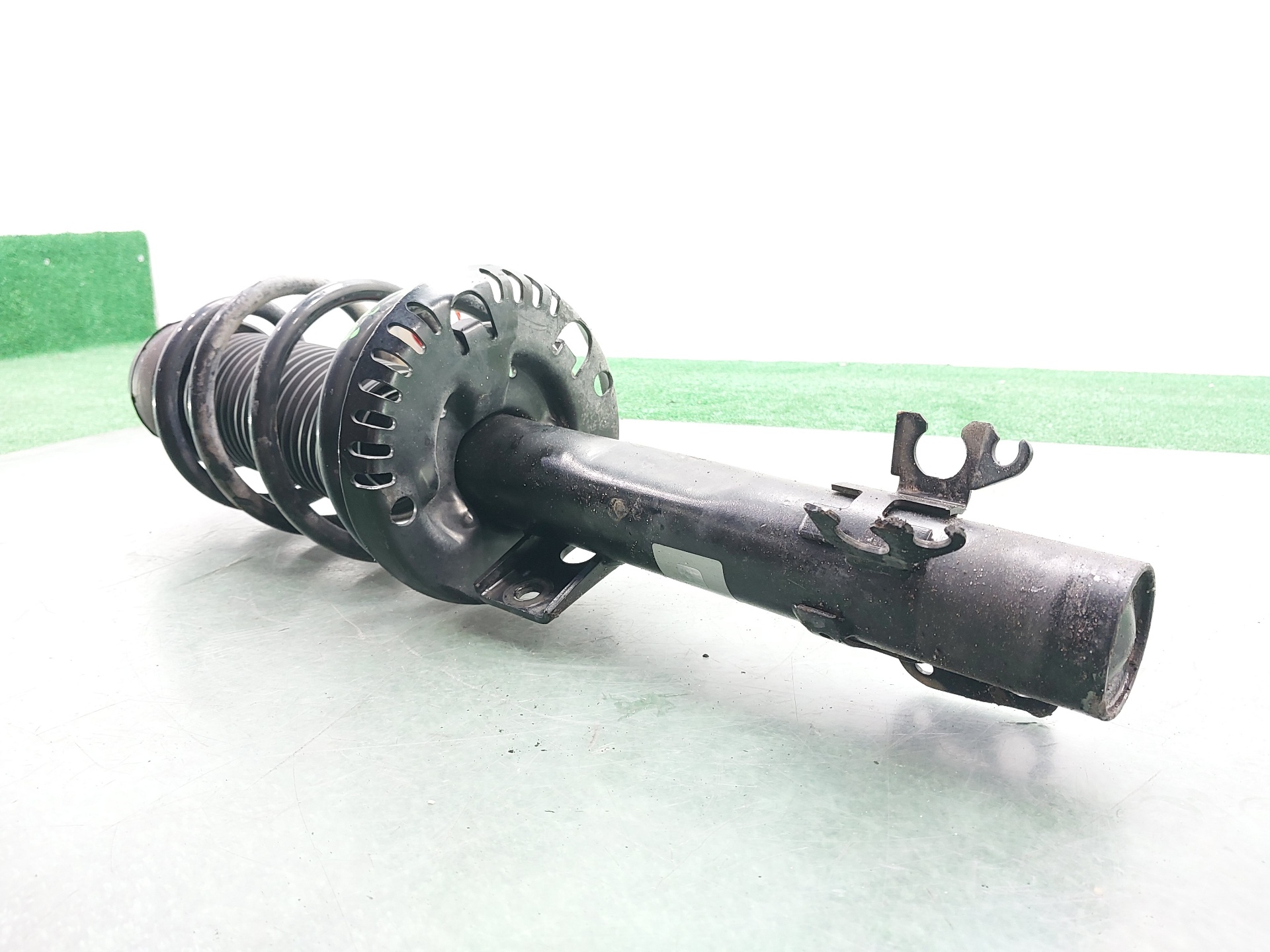 SEAT Ibiza 4 generation (2008-2017) Front Left Shock Absorber 6R0413031F 24758607