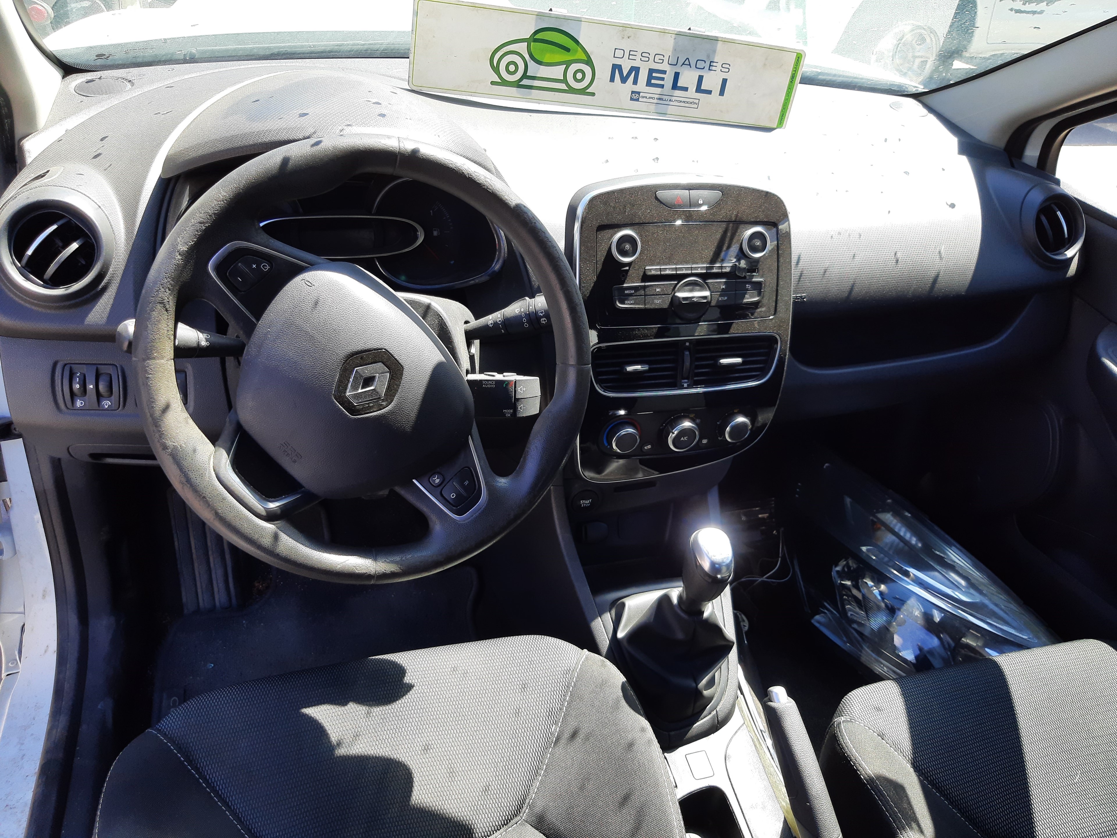 RENAULT Clio 3 generation (2005-2012) Galinis kairys žibintas 265552424R 24946189