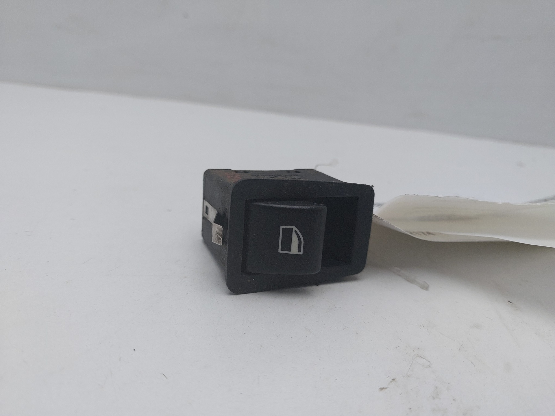 VAUXHALL 3 Series E46 (1997-2006) Rear Right Door Window Control Switch 6902174 22916080