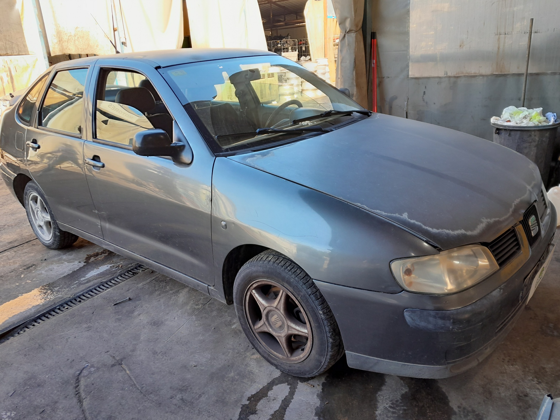 SEAT Cordoba 1 generation (1993-2003) Bakre höger bakljuslampa 6K5945092F 24139377