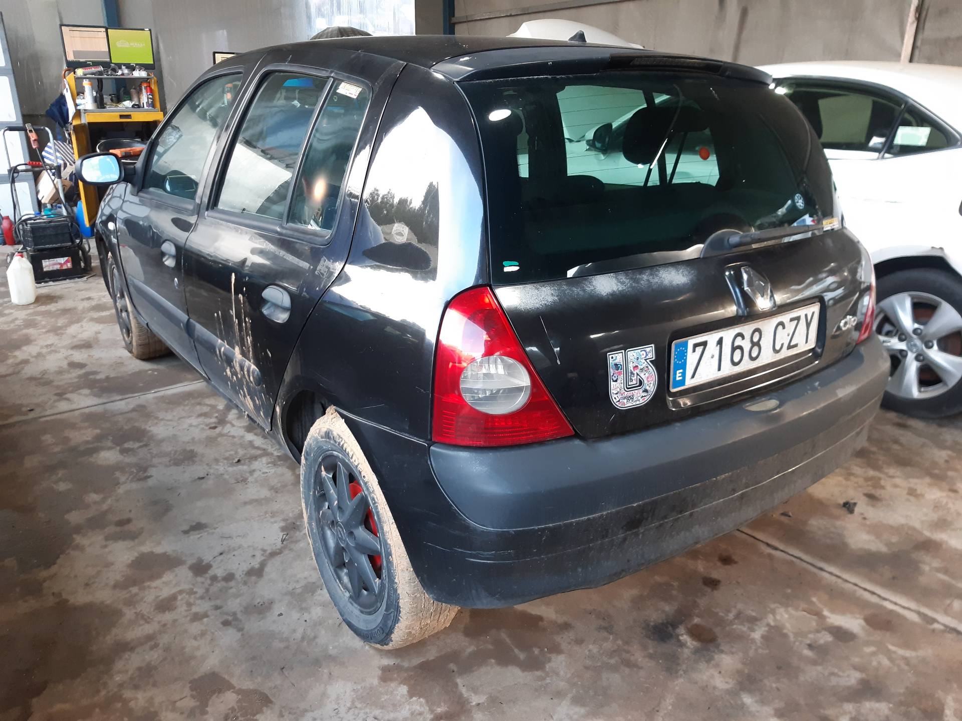 RENAULT LS 4 generation (2006-2020) Galinio dangčio (bagažinės) spoileris 7700427352 24838476