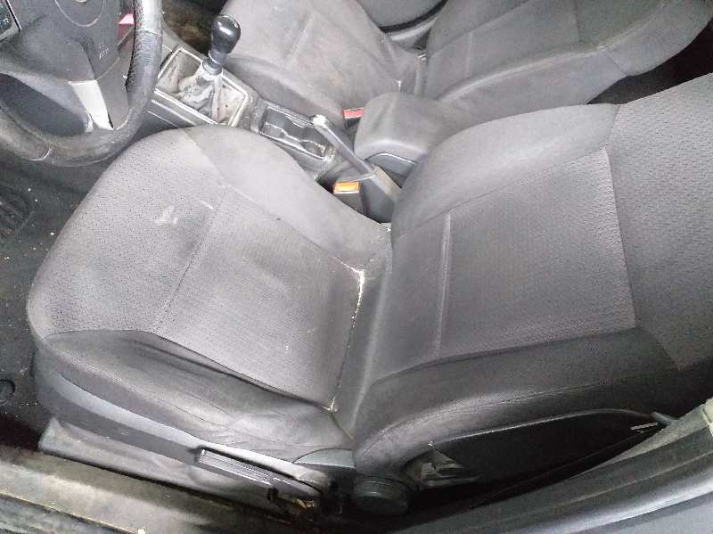 OPEL Vectra C (2002-2005) Топливная рейка 55200266 18497434