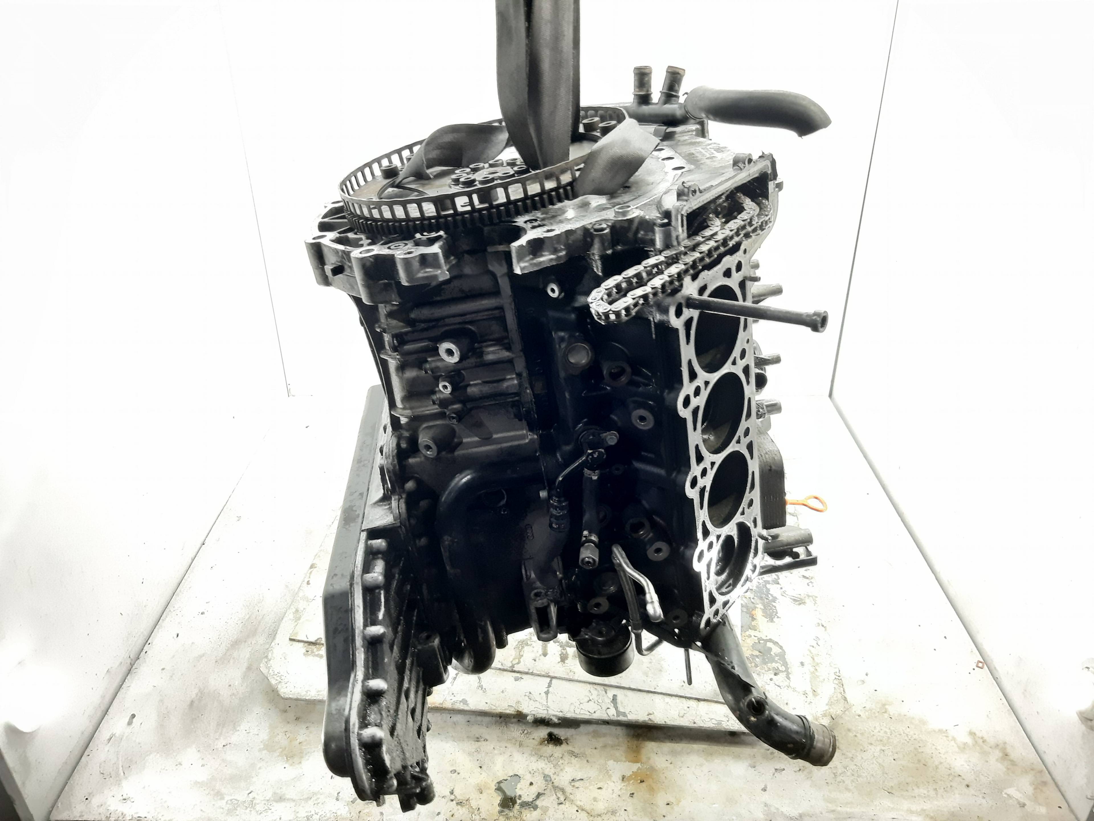VAUXHALL A8 D3/4E (2002-2010) Блок двигателя 057103021Q 24547339
