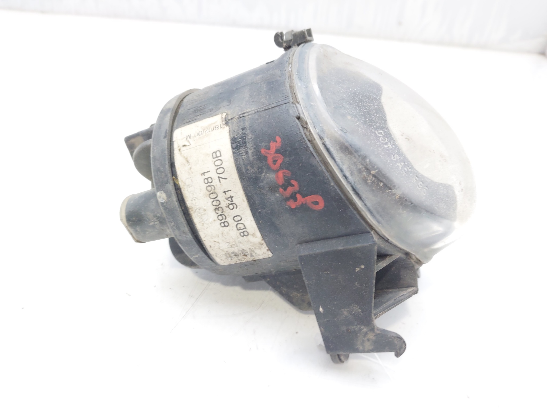 AUDI A4 B5/8D (1994-2001) Противотуманка бампера передняя правая 8D0941700B 22644413