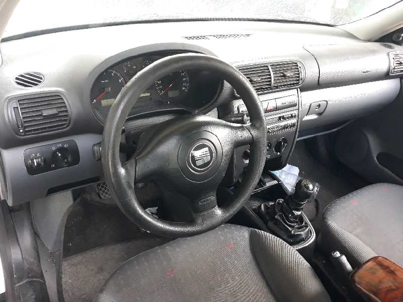 SEAT Toledo 2 generation (1999-2006) Galinis kairys žibintas 1M5945111FKZ 20186050
