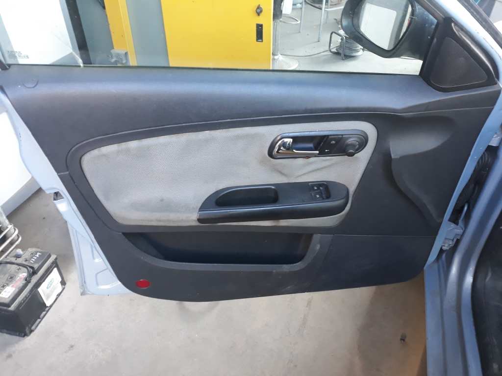 SEAT Ibiza 3 generation (2002-2008) Priekšējā labā apakšējā svira/ričags 6Q0407151L 24883894